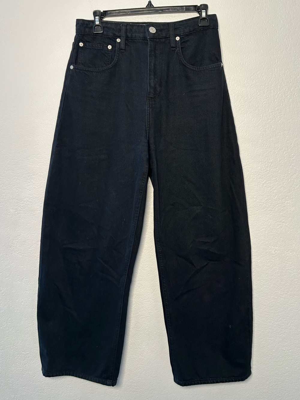 Frame Denim Black Barrel Leg Jeans in Film Noir size 26